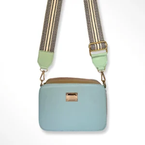 Cartera manos libres en cuero con cargadera tejida Lola azul