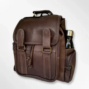 Morral nómada en cuero con cierre ajustable e imantado Rubén café